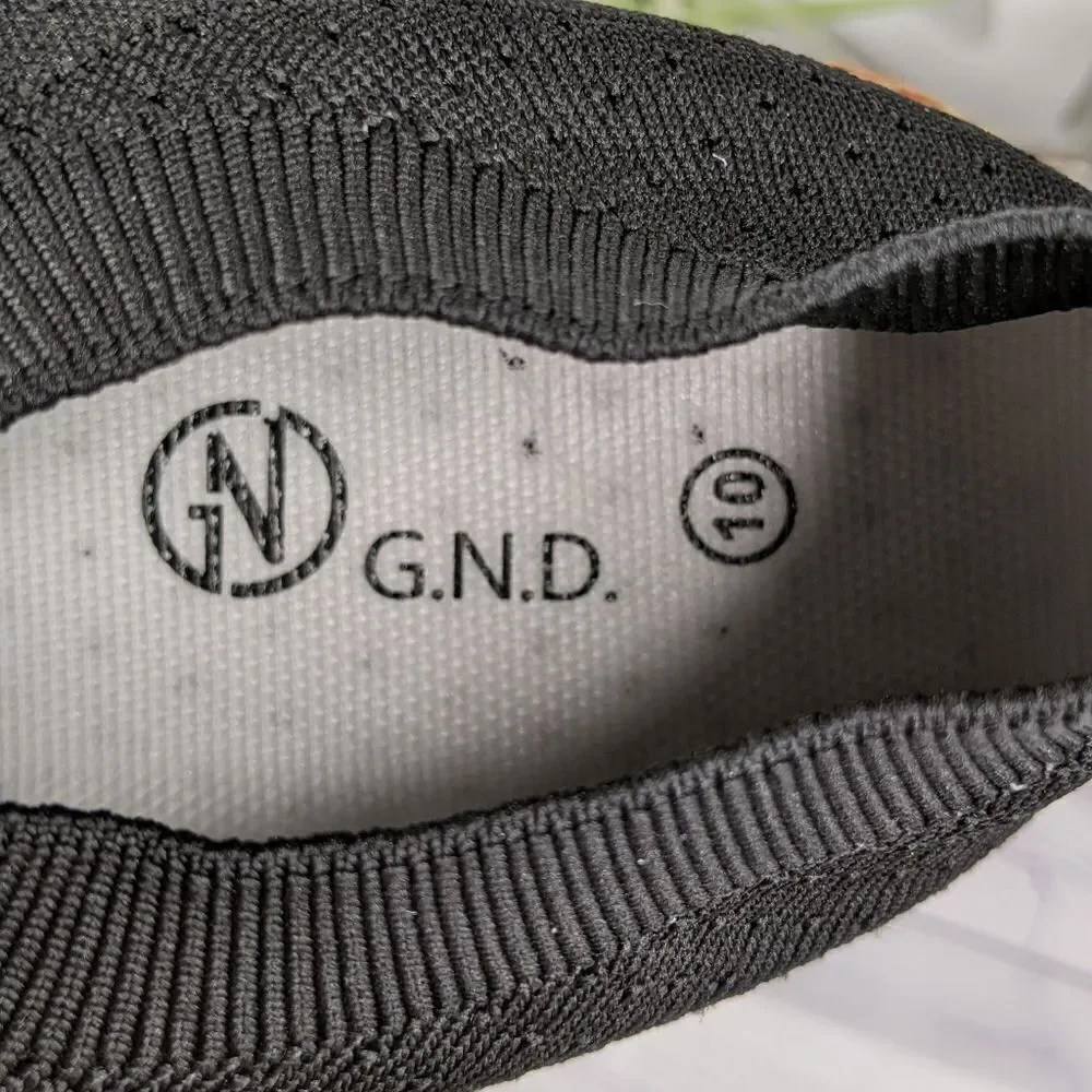 NIB G.N.D. Flow Stretch Knit Slip On Sneaker with Rainbow Sole